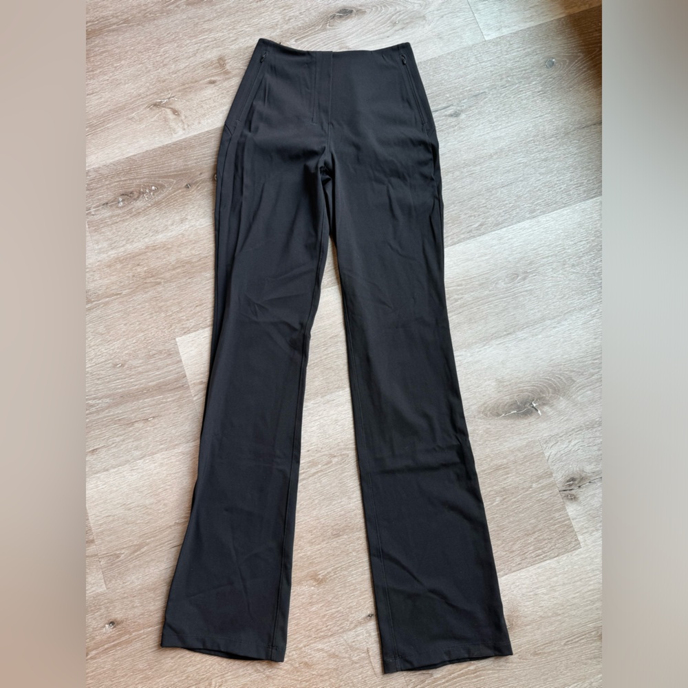 Lululemon pant.